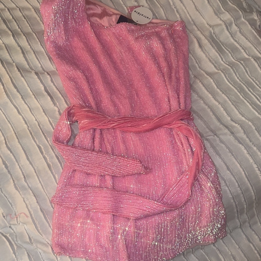 Size small  brand new only worn once on my bday